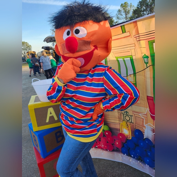 Meet your Posher, Adi - Picture 1 of 1